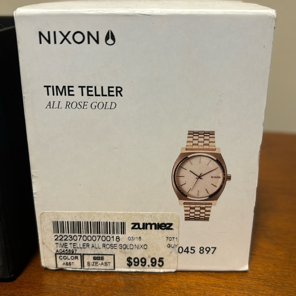 Nixon time teller